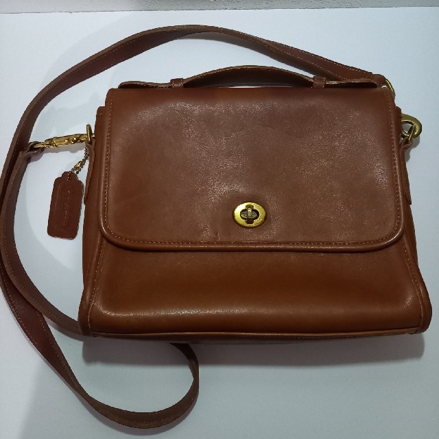 COACH(コーチ)のオールドコーチ　ショルダーバッグ　米国製 レディースのバッグ(ショルダーバッグ)の商品写真