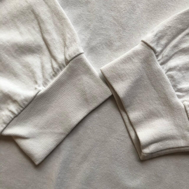 UNDEFEATED(アンディフィーテッド)のUNDEFEATED アンディフィーテッド　ロンt ホワイト　Lサイズ メンズのトップス(Tシャツ/カットソー(七分/長袖))の商品写真