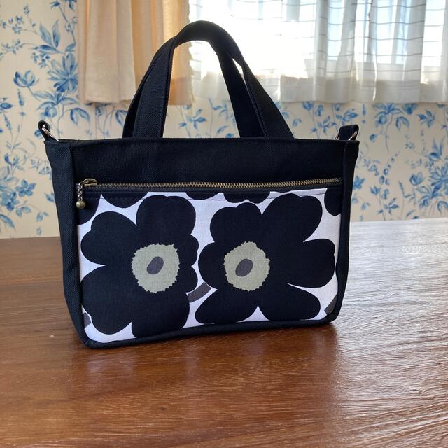 marimekko(マリメッコ)の【訳あり】marimekko ミニウニッコ　バックinバック　ハンドメイド ハンドメイドのファッション小物(バッグ)の商品写真