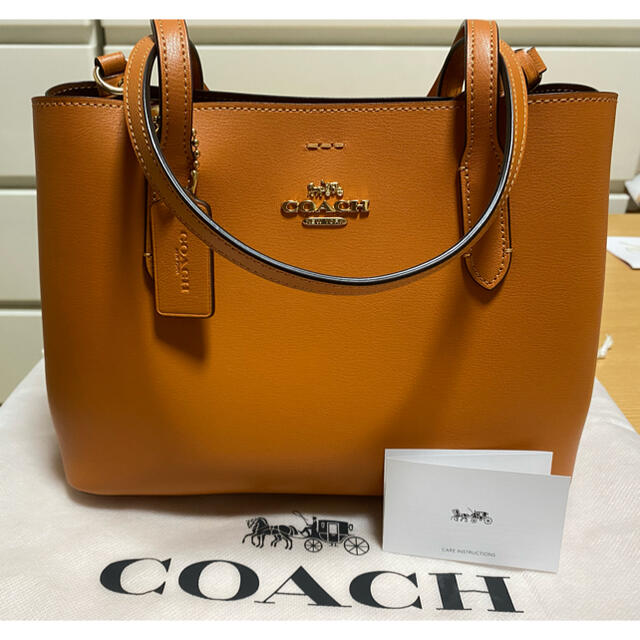 COACH(コーチ)の新品未使用　コーチ　coachバンドバッグ　ショルダーバッグ　去年購入したばかり レディースのバッグ(ハンドバッグ)の商品写真