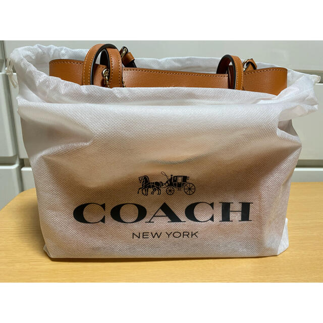 COACH(コーチ)の新品未使用　コーチ　coachバンドバッグ　ショルダーバッグ　去年購入したばかり レディースのバッグ(ハンドバッグ)の商品写真