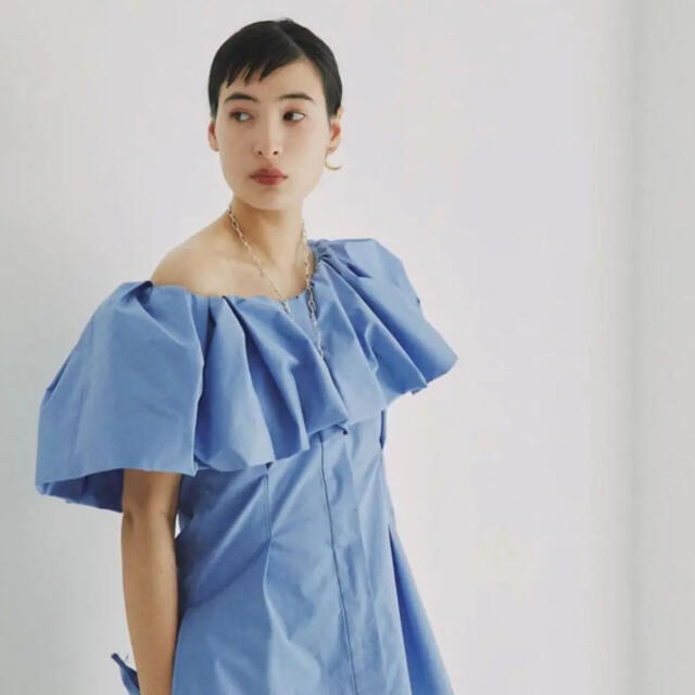 ご注意ください 美品✨Styling/ ラッフルショルダートップス ブラウス