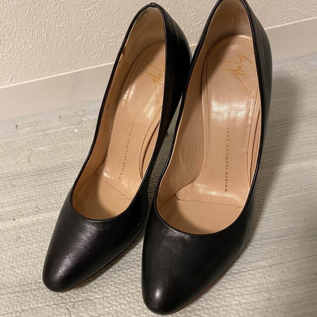 GIUZEPPE ZANOTTI(ジュゼッペザノッティ)のジュゼッペザノッティ　プレーンパンプス　36 レディースの靴/シューズ(ハイヒール/パンプス)の商品写真