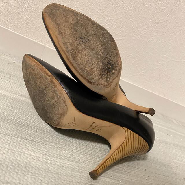 GIUZEPPE ZANOTTI(ジュゼッペザノッティ)のジュゼッペザノッティ　プレーンパンプス　36 レディースの靴/シューズ(ハイヒール/パンプス)の商品写真