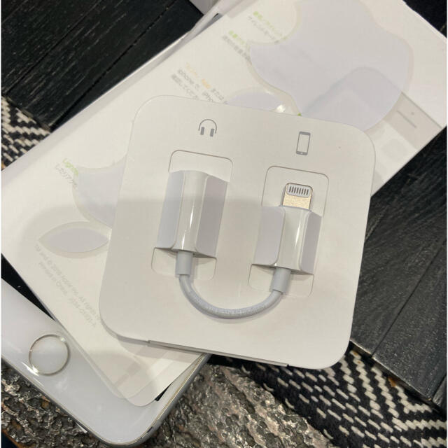 美品　iPhone 7 Silver 32 GB SIMフリー