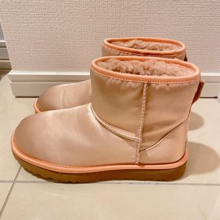 【新品未使用】UGG クラシックミニ ①ピンク ②ゴールド ブーツ 23.0