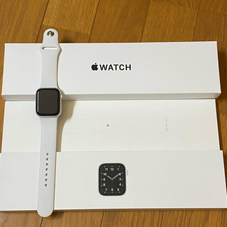 Apple Watch SE GPSモデル 40mm シルバーアルミニウムケース