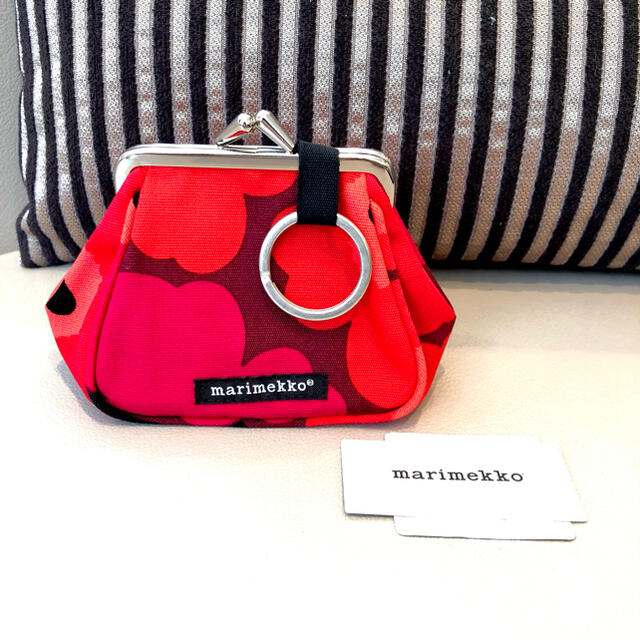 marimekko(マリメッコ)の【直営店購入】marimekko マリメッコ  ウニッコ　がま口　ポーチ　新品 レディースのファッション小物(ポーチ)の商品写真