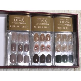 【新品】 DASHING DIVA ダッシングディバ マジックプレス 6点セット コスメ/美容のネイル(つけ爪/ネイルチップ)の商品写真