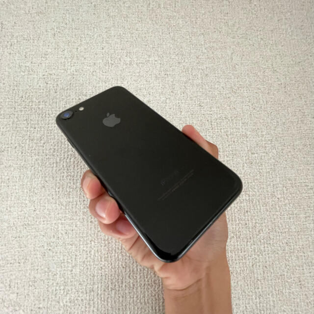 Apple(アップル)のiPhone 7 Jet Black 32 GB SIMフリー スマホ/家電/カメラのスマートフォン/携帯電話(スマートフォン本体)の商品写真