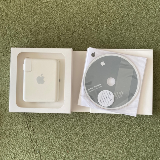 Mac (Apple)(マック)のAirMac Express 箱なしでネコポス発送です。 スマホ/家電/カメラのPC/タブレット(PC周辺機器)の商品写真