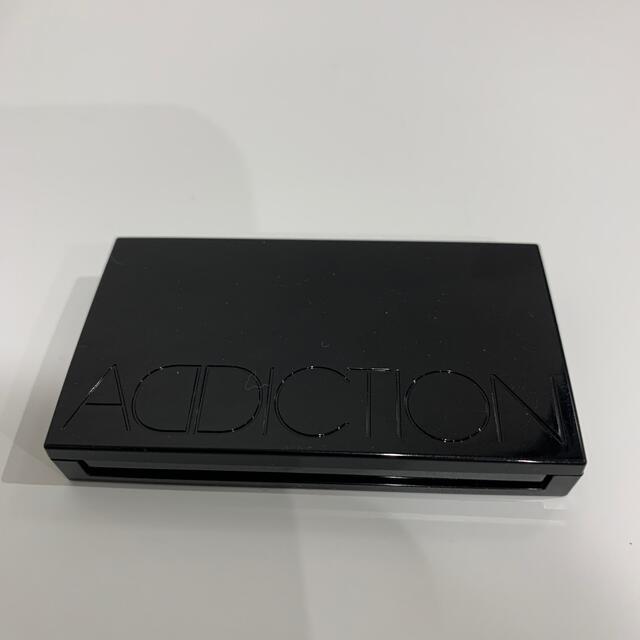 ADDICTION(アディクション)のアディクション　ザ　アイシャドウ　045 スプリングスノー コスメ/美容のベースメイク/化粧品(アイシャドウ)の商品写真