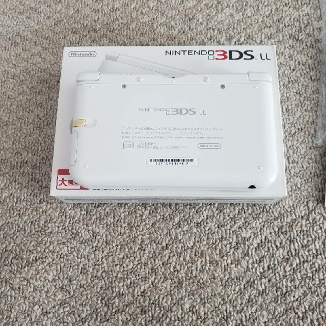 美品✨ ニンテンドー 3DS LL ホワイト 白 充電器　箱　説明書付き 2