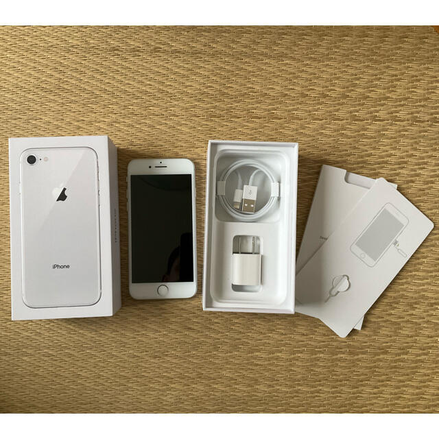 iPhone8????64GB シルバー SIMフリー 美品 おまけ付き