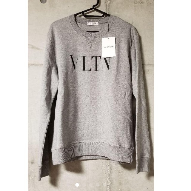お得】 VALENTINO - 【新品 確実正規品】2019年SS VALENTINO