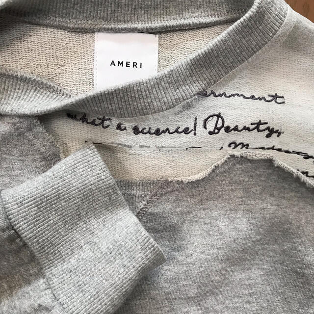 Ameri VINTAGE(アメリヴィンテージ)のAMERI MISALIGNED SWEAT レディースのトップス(トレーナー/スウェット)の商品写真