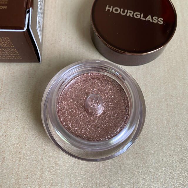 Sephora(セフォラ)のHOURGLASS アワーグラス グリッター アイシャドウ 新品 コスメ/美容のベースメイク/化粧品(アイシャドウ)の商品写真