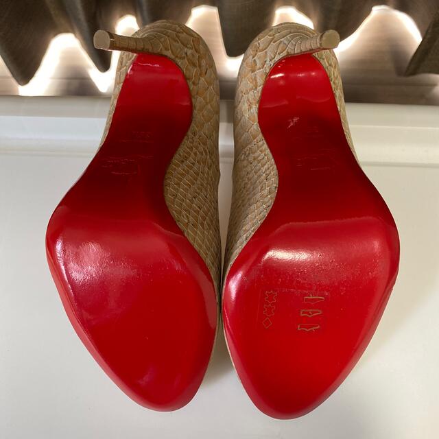 Christian Louboutin(クリスチャンルブタン)の✨美品　Christian Loubutin レディースの靴/シューズ(ハイヒール/パンプス)の商品写真