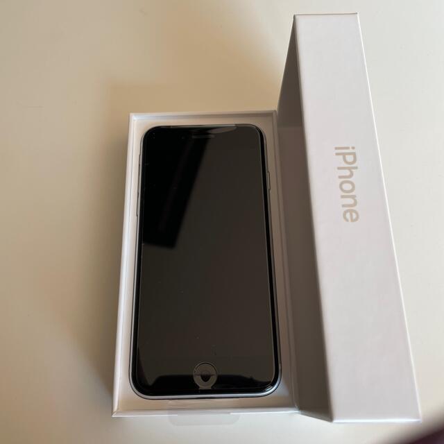 iPhone(アイフォーン)のアップル iPhoneSE 第2世代 128GB ホワイト au スマホ/家電/カメラのスマートフォン/携帯電話(スマートフォン本体)の商品写真
