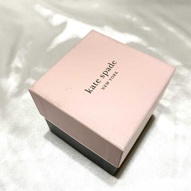 kate spade new york(ケイトスペードニューヨーク)のKatespade ケイトスペード　腕時計　税別28000円　箱付き　ピンク レディースのファッション小物(腕時計)の商品写真