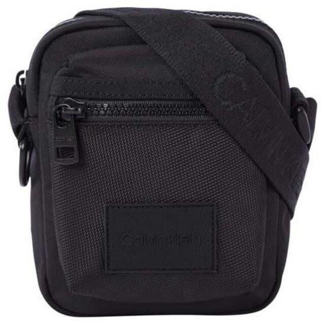 新品【送料無料】   Calvin klein  ショルダーバッグ　 Mini