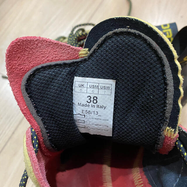 LA SPORTIVA(スポルティバ)のテスタロッサ　38 スポーツ/アウトドアのアウトドア(その他)の商品写真