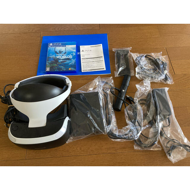 PlayStation VR(プレイステーションヴィーアール)のPlayStation VR★ソフト付 エンタメ/ホビーのゲームソフト/ゲーム機本体(家庭用ゲーム機本体)の商品写真