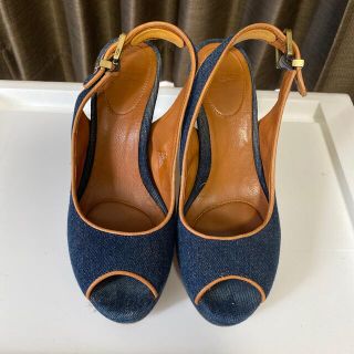 アグ(UGG)の✨中古品　UGGサンダル✨(サンダル)