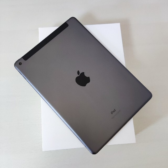 iPad 第8世代 WiFi Cellular 32GB SPACE GLAY 1