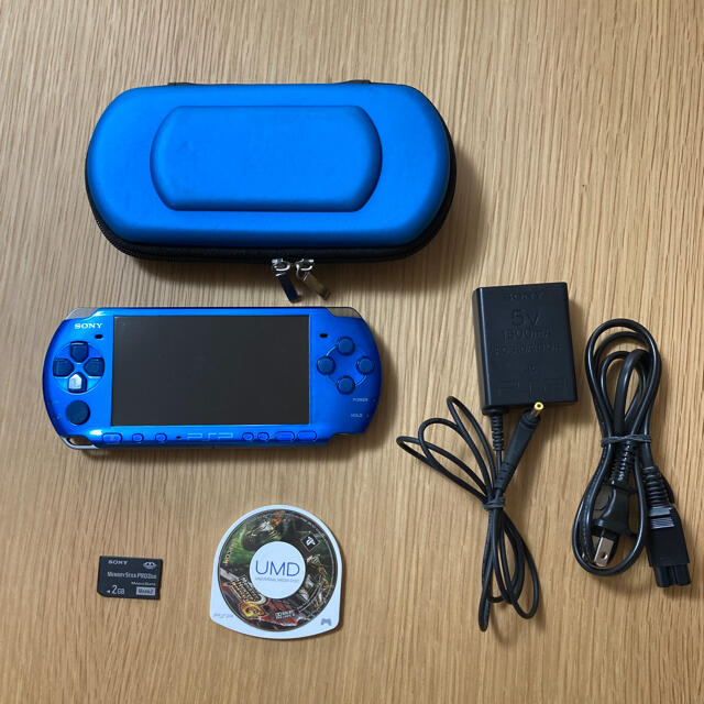 PlayStation Portable(プレイステーションポータブル)のPSP-3000 ブルー エンタメ/ホビーのゲームソフト/ゲーム機本体(携帯用ゲーム機本体)の商品写真