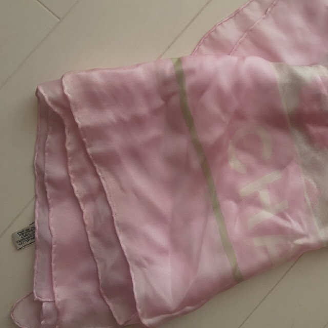 CHANEL(シャネル)のシャネル シフォンスカーフ  ふんわりピンク レディースのファッション小物(バンダナ/スカーフ)の商品写真