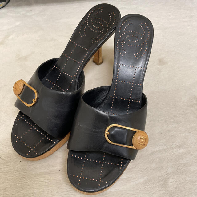 人気商品!】 CHANEL wood サンダル - サンダル - www.qiraatafrican.com 【予約中!】 CHANEL シャネル ウッドサンダル スエード ブラック 38 サンダル