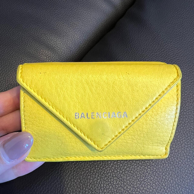 Balenciaga(バレンシアガ)のfu♪様専用　バレンシアガ　ペーパーミニウォレット　イエロー レディースのファッション小物(財布)の商品写真