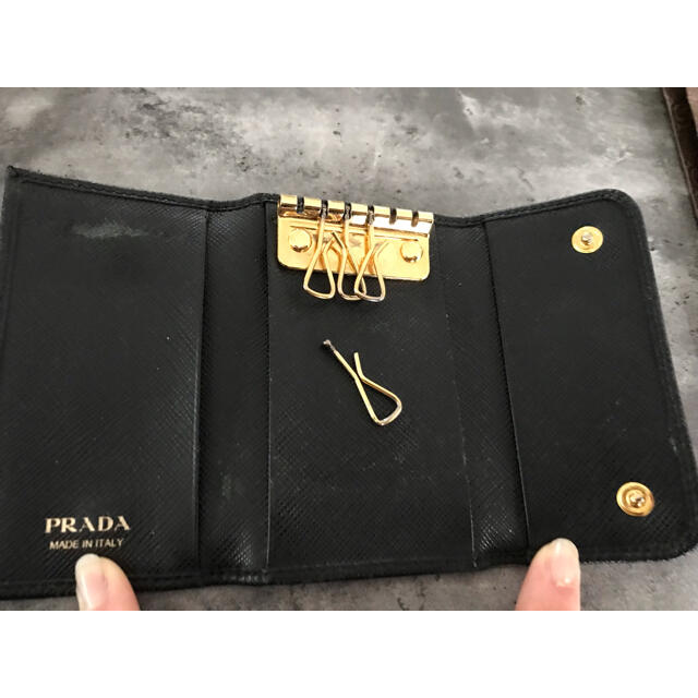 PRADA(プラダ)のPRADAサファイアーノ6連キーケース レディースのファッション小物(キーケース)の商品写真