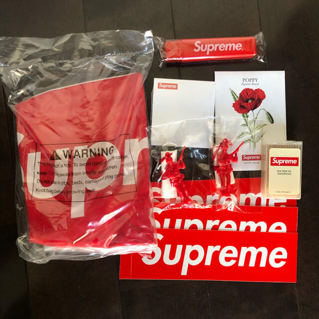 supreme ノベルティセット