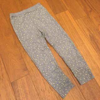 ユニクロ(UNIQLO)の【UNIQLO】キッズ　スパッツ グレー×星柄 110サイズ(パンツ/スパッツ)