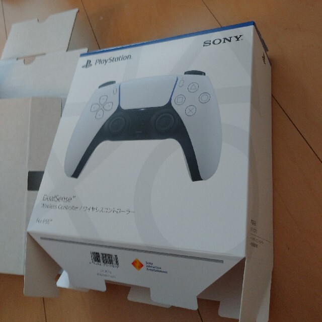 SONY(ソニー)のPS5 コントローラー 紙箱 エンタメ/ホビーのゲームソフト/ゲーム機本体(家庭用ゲーム機本体)の商品写真