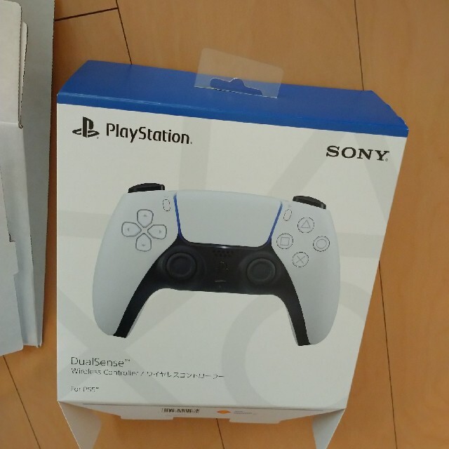 SONY(ソニー)のPS5 コントローラー 紙箱 エンタメ/ホビーのゲームソフト/ゲーム機本体(家庭用ゲーム機本体)の商品写真