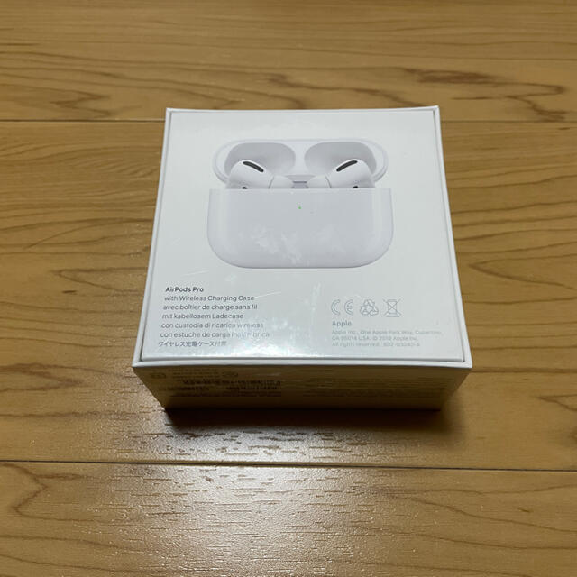 Apple(アップル)の【新品未開封　国内正規品】AirPods Pro エアポッズ プロ スマホ/家電/カメラのオーディオ機器(ヘッドフォン/イヤフォン)の商品写真