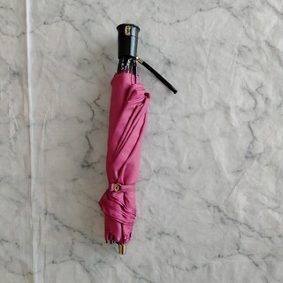 イヴサンローラン(Yves Saint Laurent)の折りたたみ傘☆イヴ・サンローラン☆ピンク色(傘)