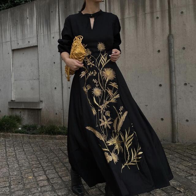 AMERI アメリ　MADELYN EMBROIDERY DRESS