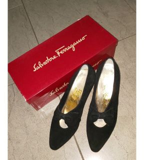 サルヴァトーレフェラガモ(Salvatore Ferragamo)のフェラガモ Ferragamo スウェード  スエード パンプス(ハイヒール/パンプス)