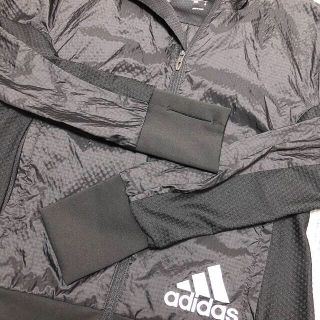 アディダス(adidas)のadidasレディースウィンドブレーカー　(ナイロンジャケット)