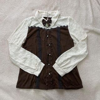 アクシーズファム(axes femme)の【56】axes femme ブローチ付きビスチェ風トップス(カットソー(長袖/七分))