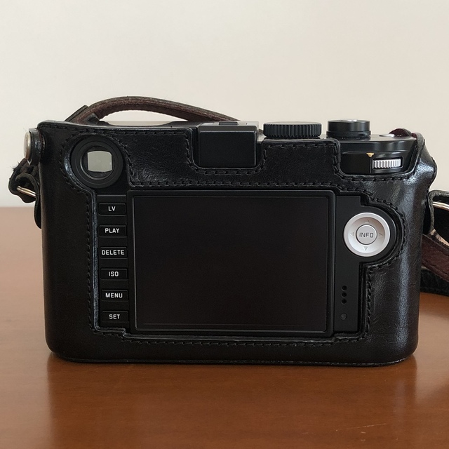 LEICA(ライカ)の【美品】Leica M typ240 ブラックペイント　いろいろオマケ付き スマホ/家電/カメラのカメラ(デジタル一眼)の商品写真