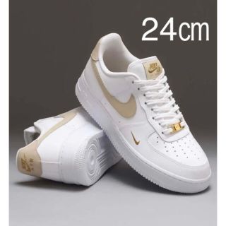 ナイキ(NIKE)の【新品】24㎝　WMNS AIR FORCE 1 '07 ESS ホワイト(スニーカー)