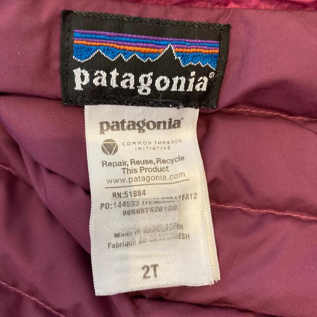 patagonia(パタゴニア)のpatagonia キッズ 2Ｔダウンジャケット キッズ/ベビー/マタニティのキッズ服女の子用(90cm~)(ジャケット/上着)の商品写真