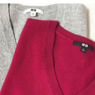 ユニクロ(UNIQLO)のユニクロ　カシミヤ  Vネックニット　美品  サイズL(ニット/セーター)