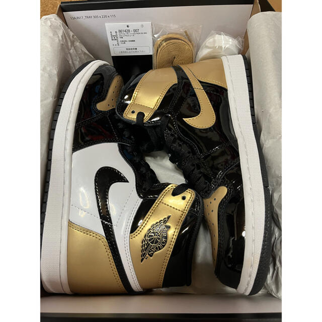 NIKE(ナイキ)のAIR JORDAN 1 RETRO HIGH OG GOLD TOE 25 メンズの靴/シューズ(スニーカー)の商品写真