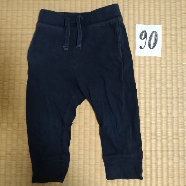 babyGAP(ベビーギャップ)の【GAP】ネイビーパンツ　90 キッズ/ベビー/マタニティのキッズ服男の子用(90cm~)(パンツ/スパッツ)の商品写真